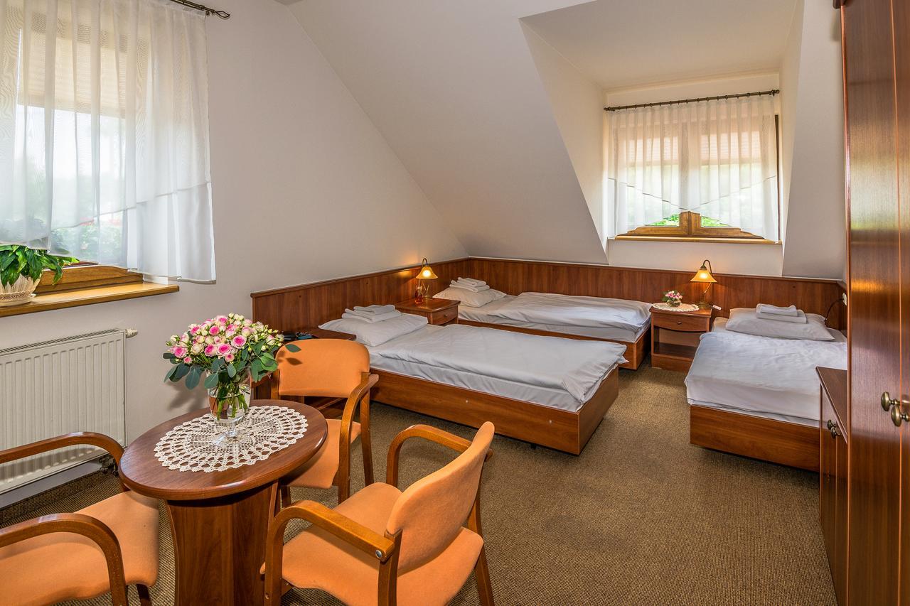 Gosciniec Na Rozdrozu Motel Libiaz Exterior foto